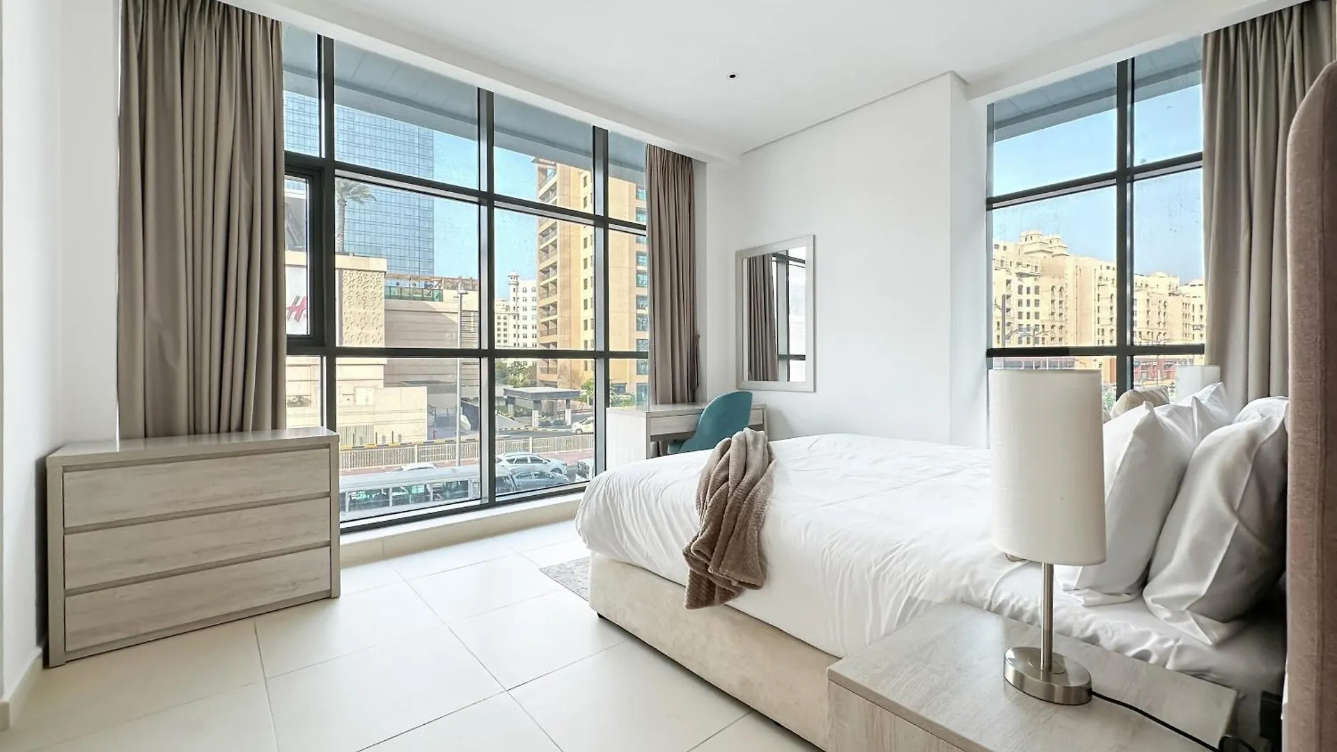 Trophy - Palm Jumeirah Suite With Beach Access دبي
