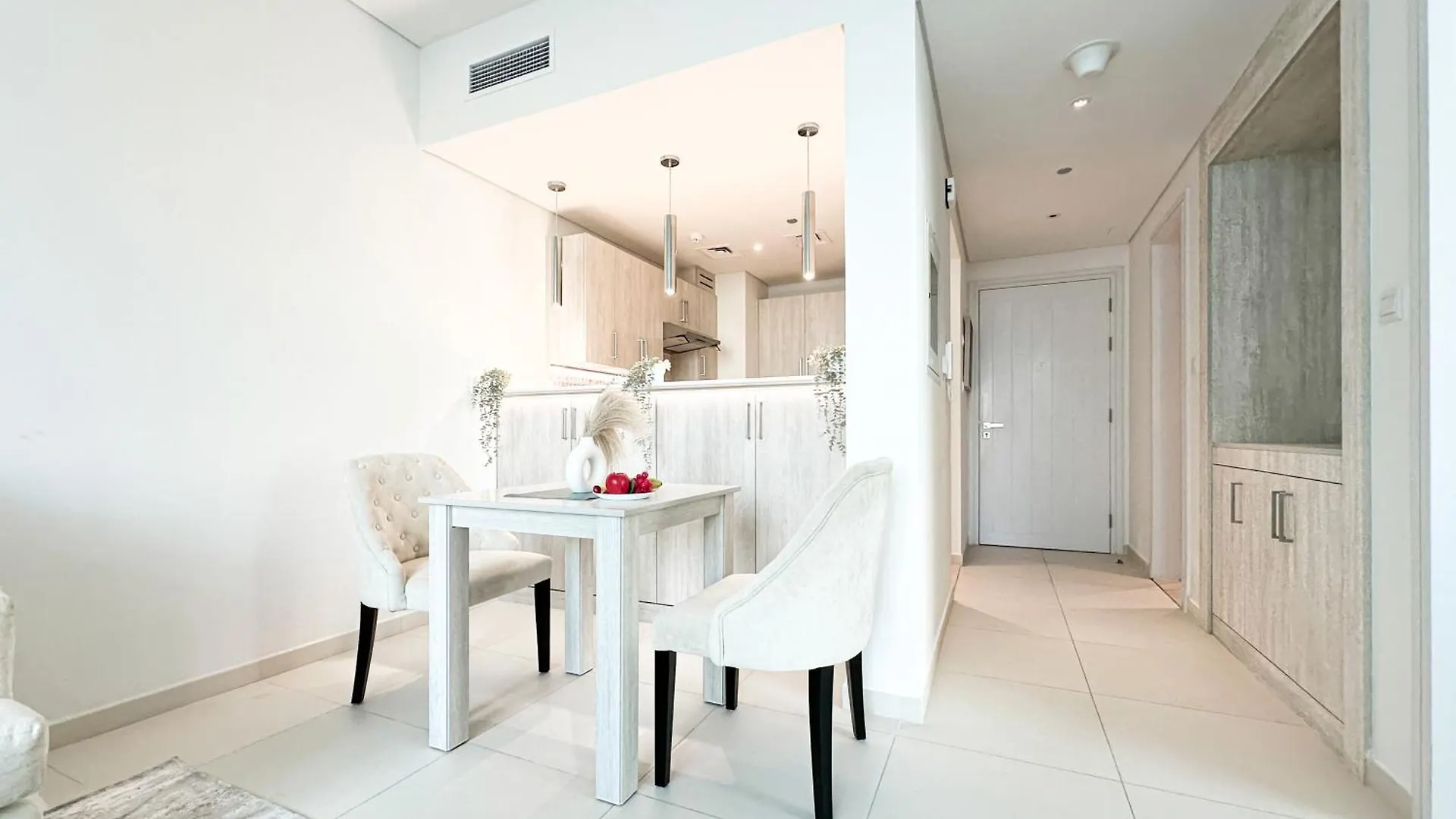 Trophy - Palm Jumeirah Suite With Beach Access دبي